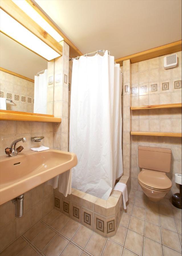Arena Guesthouse Флимс Экстерьер фото